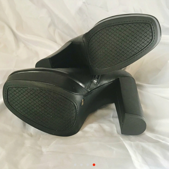 black leather platform ankle boots - Picture 4 of 4